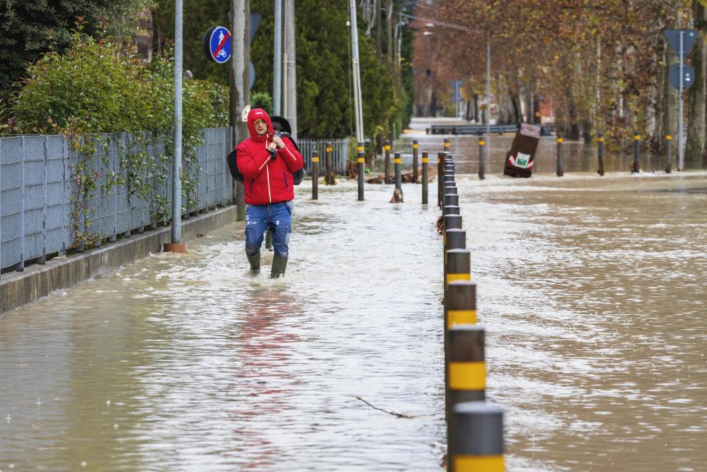 In December 2020 the Panaro River broke its banks due to incessant bad weather, thus flooding the entire town of Nonantola, a small town in the province of Modena (Italy), forcing the population to abandon their homes.